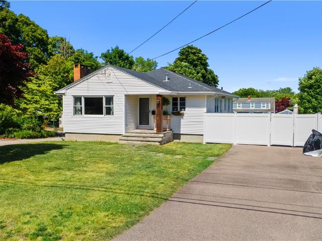 8 Longvue Avenue