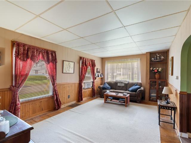 8 Loveland Place