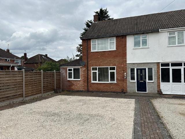 8 Palmer Road, CV31 2HP 5 bed semi detached house to rent £2,425 pcm £560 pw
