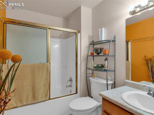 8 Pasadena Dr, Pueblo, CO 81005 | MLS #239248