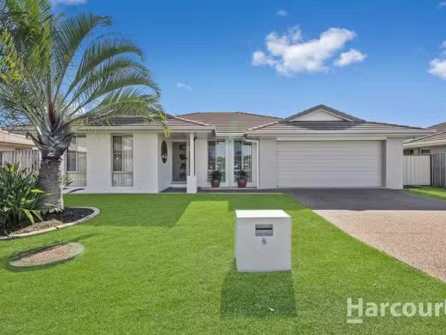 8 Parklink East Avenue, WONDUNNA, QLD 4655 House for Rent