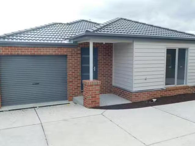 8 Peppermint Place, Mount Pleasant, VIC 3350