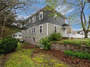 8 Perkins Avenue