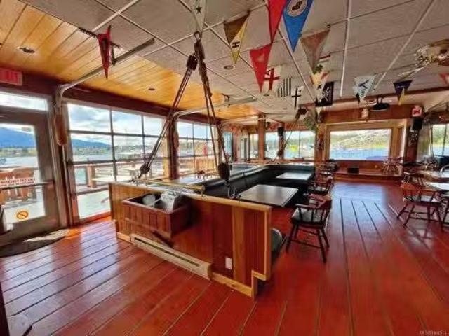 8 Pirates Lane, Protection Island, BC, V9R 6R1 house for sal.