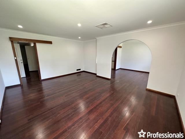 8 Princeton CourtThornlie WA 6108, Australia