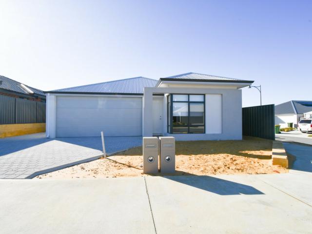 Four Bedroom Dual Living Property!