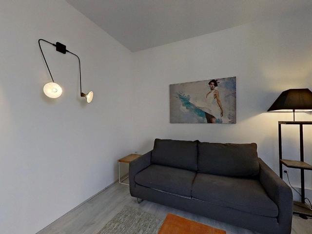 8 Rue Claudius Penet LYON 69003 3ème étage droite T1 Meublé 615 €CC