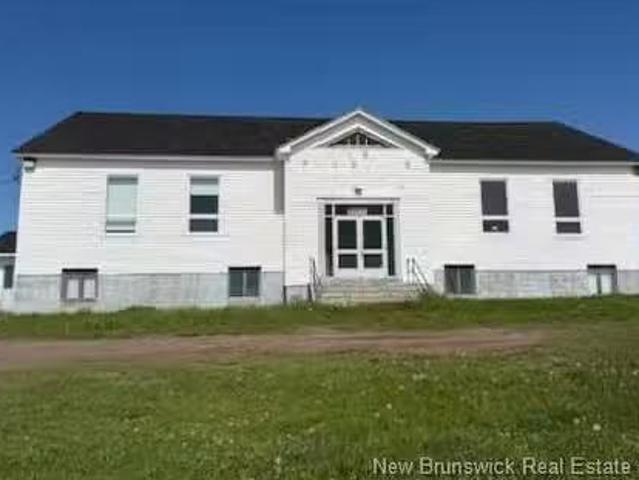 8 Rue Du Centre, Pigeon Hill, NB, E8T 2S4 commercial for sal.