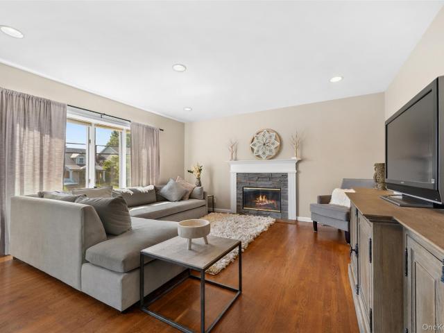 8 Ridge Street