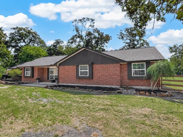 8 Riverwood Lane