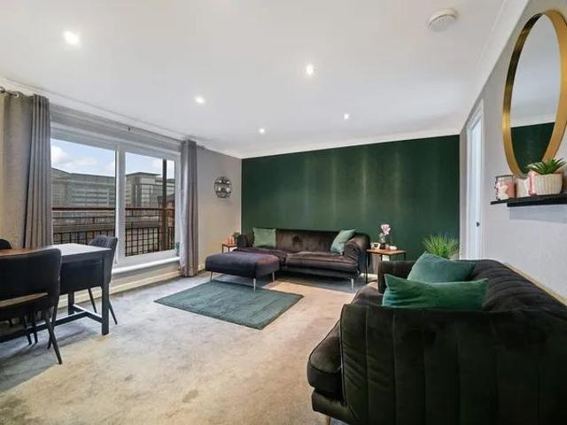 8 Riverview Place, Glasgow, G5 8EB
