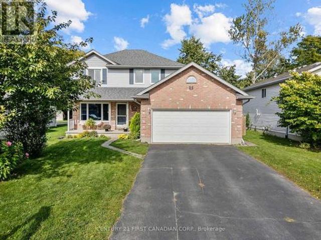 8 Robin Street, North Middlesex Ailsa Craig, ON, N0M 1A0 house for sale | Listing ID X14033 | Royal LePage