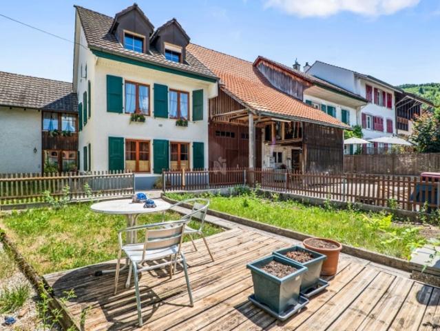8 Room row house
