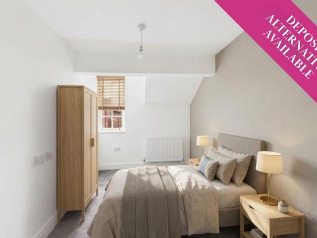 8 St. Michaels Square, Gloucester GL1 1 bed in a house share to rent £625 pcm £144 pw