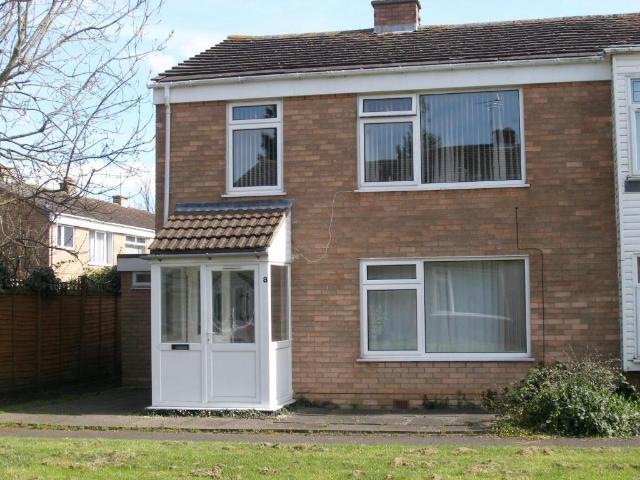 8 St. Davids Close, CV31 1NN 5 bed semi detached house to rent £2,125 pcm £490 pw