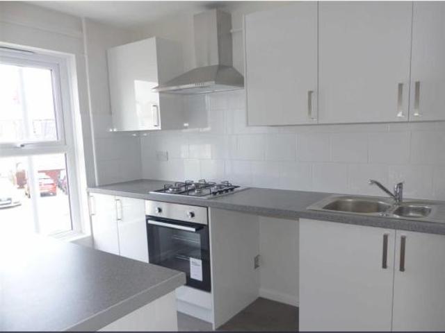 8 St. John's Court William Street. 2 bed apartment to rent £950 pcm £219 pw