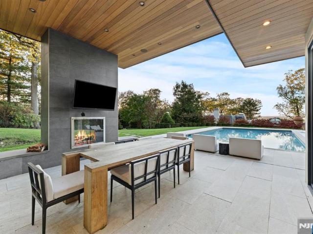 8 Stanton Road
