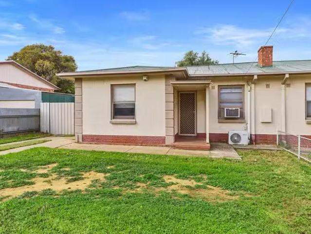 8 Stakes Crescent, Elizabeth Downs, SA 5113