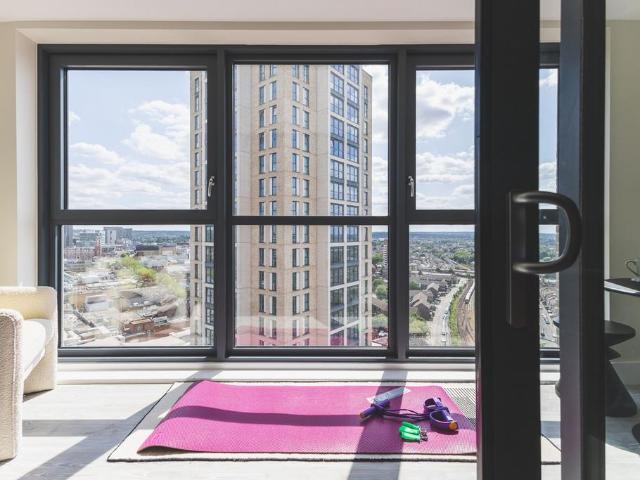 8 Station Road, Croydon CR0 2 bed apartment to rent £2,600 pcm £600 pw