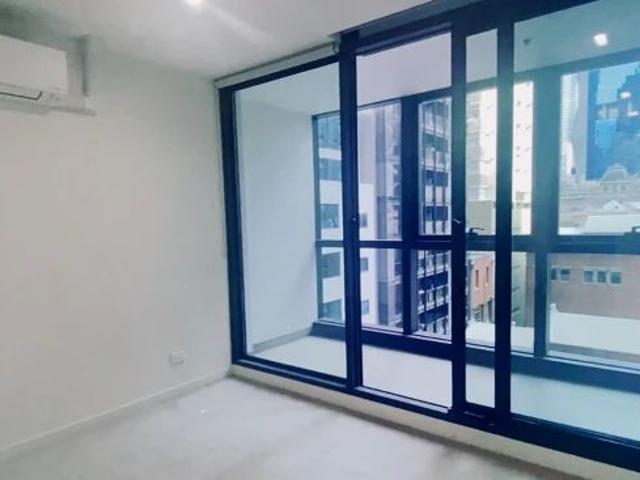 8 Sutherland Street, Melbourne