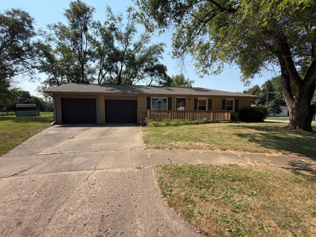 8 Sandburg Court