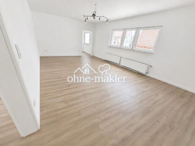 8 Schlafzimmer, 3 Bäder, 2 Küchen, Terrasse, Garten, Balkon Klima und mehr!
