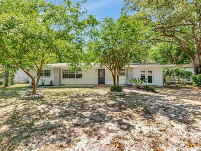 8 SE Waynel Cir, Fort Walton Beach, FL 32548