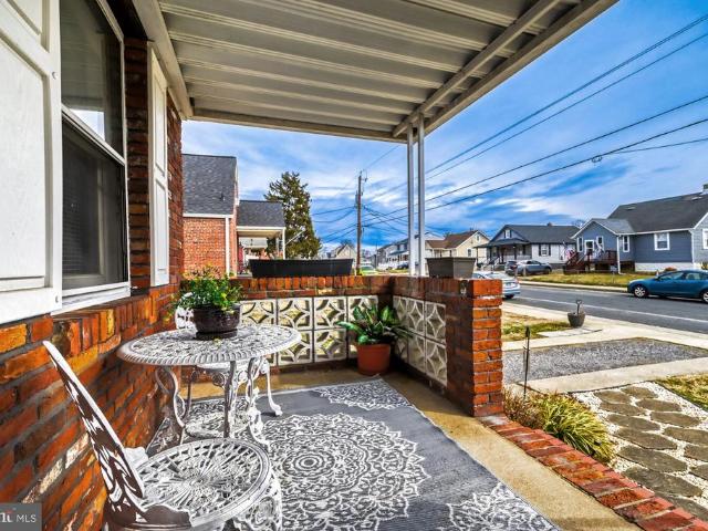 8 Seabright Avenue