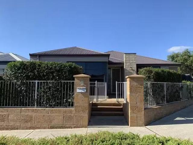 8 Sessilis Road, Banksia Grove, WA 6031