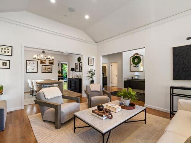 8 Sequoia Court