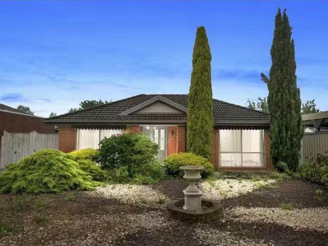 8 Shearer Place, ROXBURGH PARK, VIC 3064 House for Rent