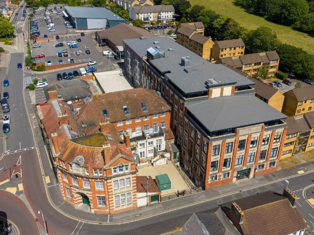 8 Sherborne Road, Yeovil BA21, 1 bed flat to rent, £650 pcm | PrimeLocation