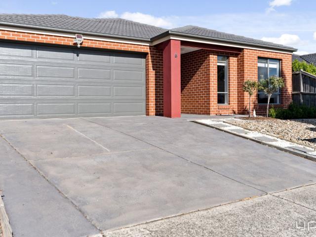 8 Shoal Cct, Doreen