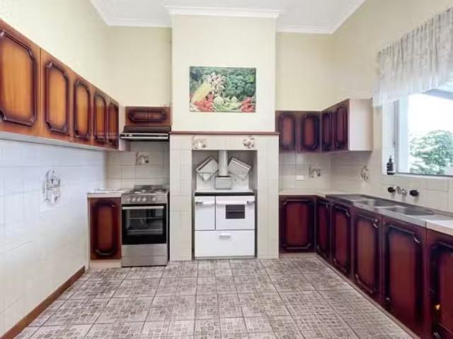 8 Slade Street, Bayswater, WA 6053