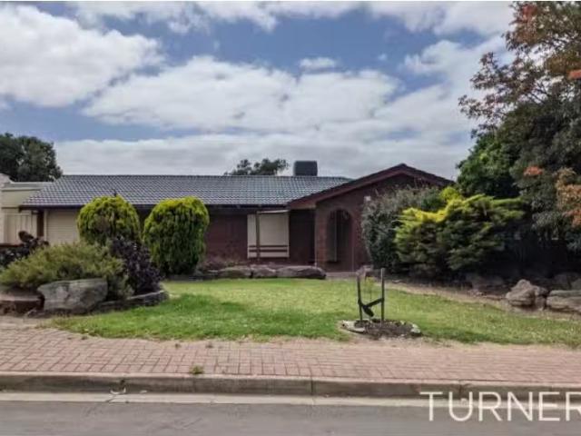 8 Solero Avenue, Reynella East House for rent Listed by Carol.