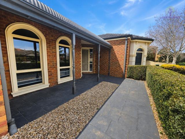 8 Sommersby Road, Point Cook