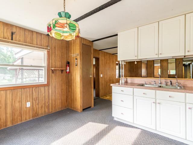 8 South Dewberry Lane