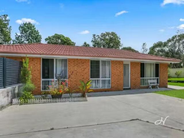 8 Talia Court, Blue Haven House for rent Listed by Pauline To.