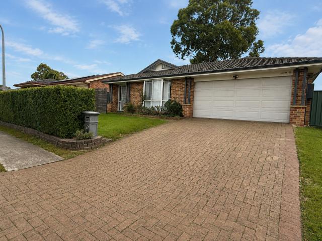 8 Tamworth Cres, Hoxton Park