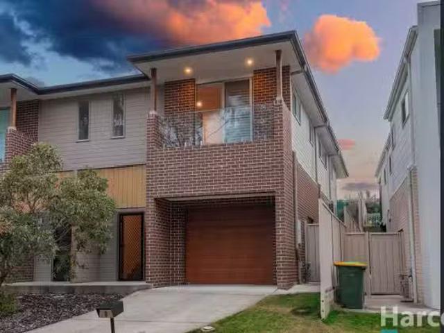 8 Teak Close, Fletcher, NSW 2287 Duplex / Semi Detached fo.
