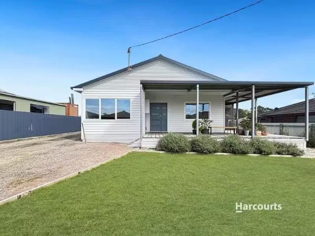 8 The Avenue, LATROBE, TAS 7307 House for Rent