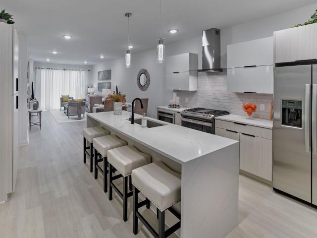 8 Tice Road 107, Franklin Lakes, US, NJ