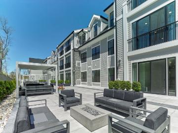8 Tice Road Apt 110, Franklin Lakes, US, NJ