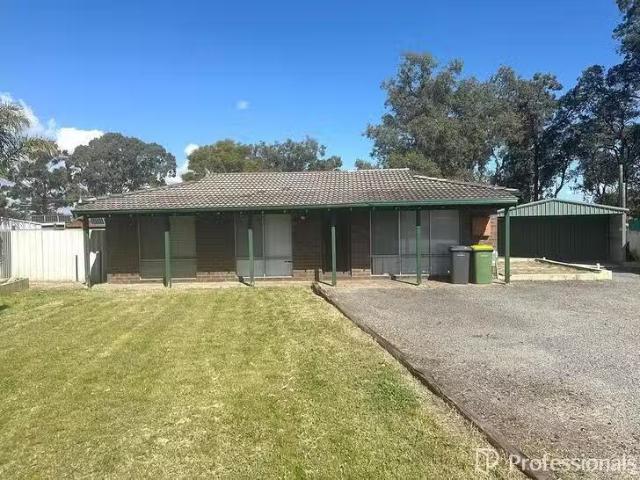 8 Valkyrie Place, Gosnells, WA 6110