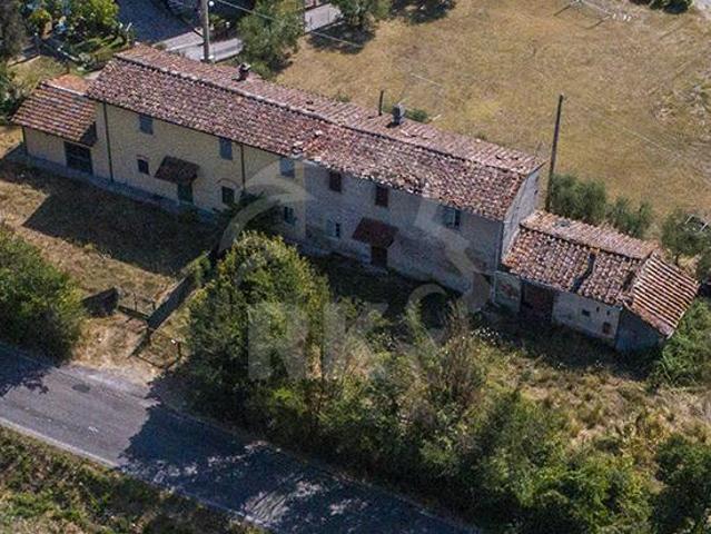 Via Pesciatina 29 8 vani 198mq
