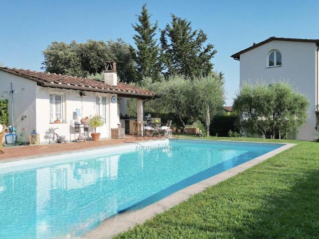 via delle vigne 8 vani 250mq