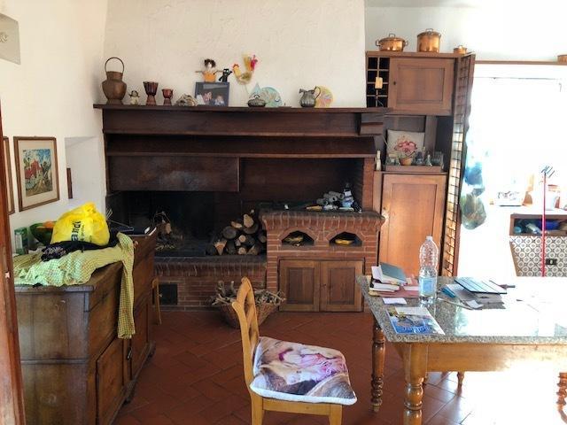 8 vani 300mq