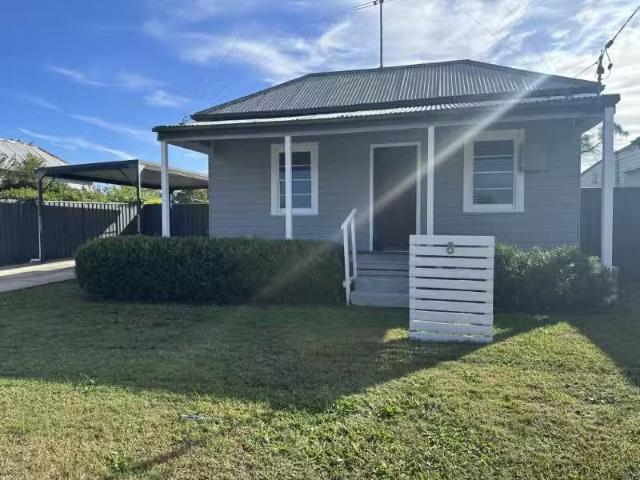 8 Vernon Street, CESSNOCK House for rent Listed by Shelley O'.