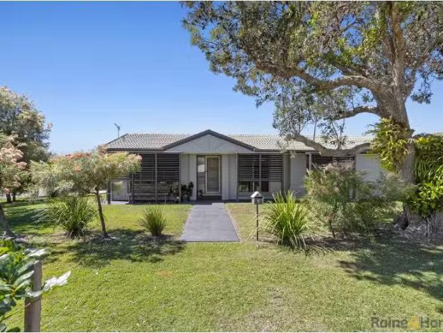 8 Victoria Avenue, POTTSVILLE House for rent Listed by Aline.
