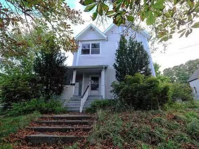 8 View Street, North Sydney, NS, B2A 1E8 investment for sale.